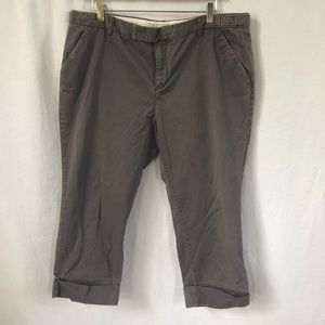 Old Navy Mid Rise Capri Pants